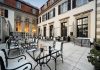 Röstaromen im Refugium – Wenn sommerblauer Himmel über dem Grunewald, dann Terrasse und Garten im Schlosshotel Berlin