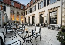 Röstaromen im Refugium – Wenn sommerblauer Himmel über dem Grunewald, dann Terrasse und Garten im Schlosshotel Berlin